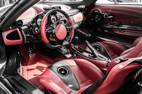 pagani interior hyra.